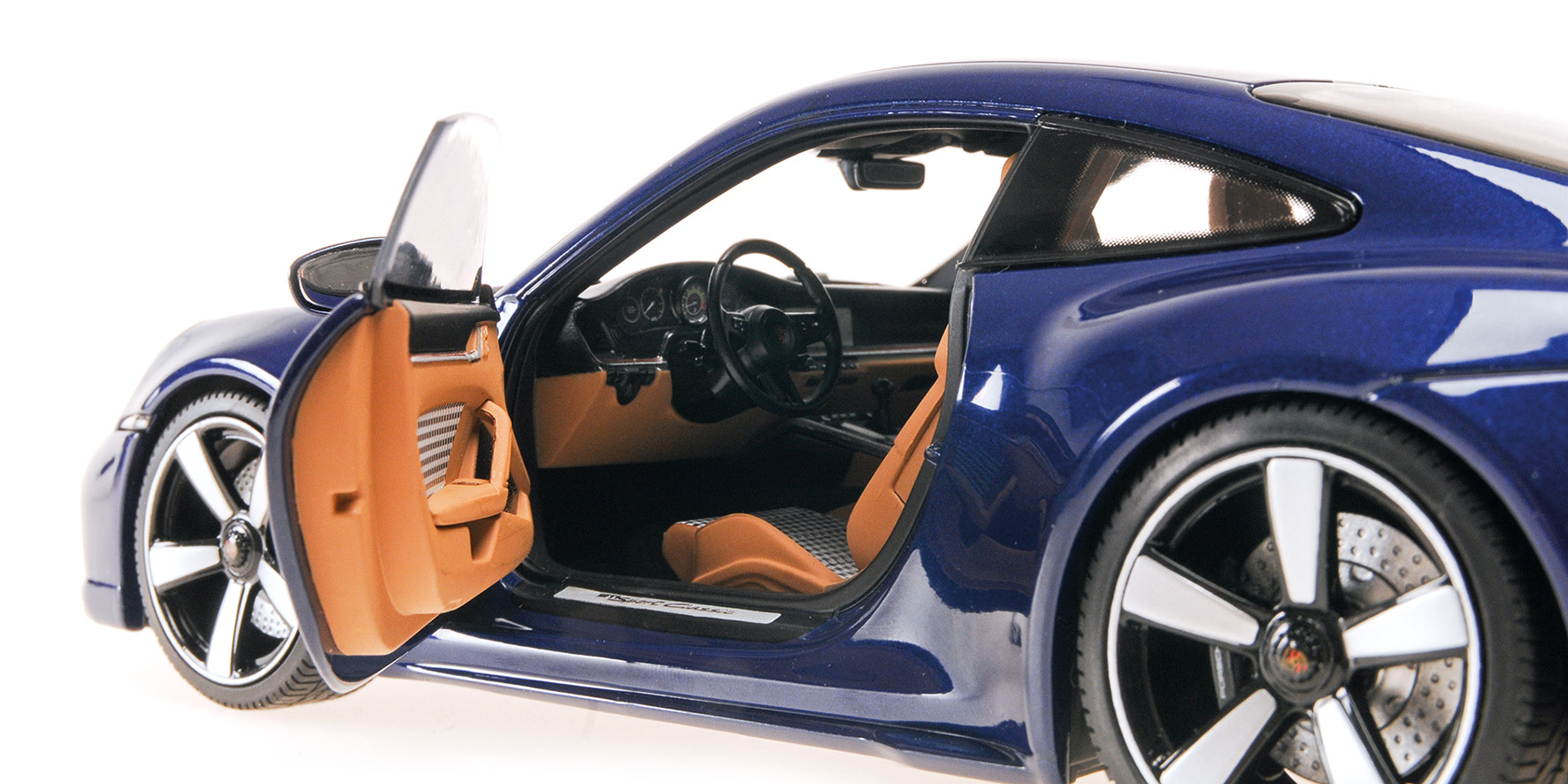 PORSCHE 911 (992) SPORT CLASSIC - 2022 - BLUE METALLIC