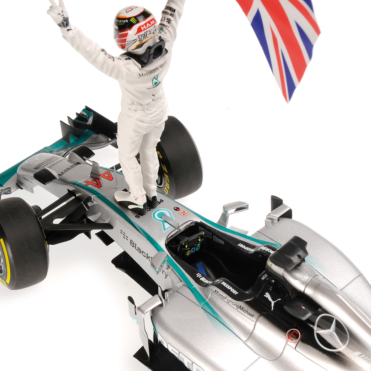 MERCEDES AMG PETRONAS F1 TEAM W05 - HAMILTON - WINNER ABU DHABI GP 2014 W.STANDING FIGURINE A. FLAG