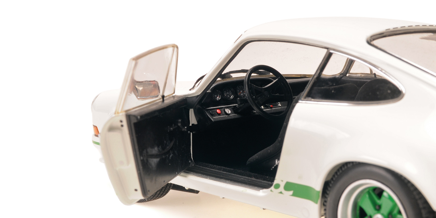 PORSCHE 911 CARRERA RS - 1972 - WHITE W/GREEN DECOR