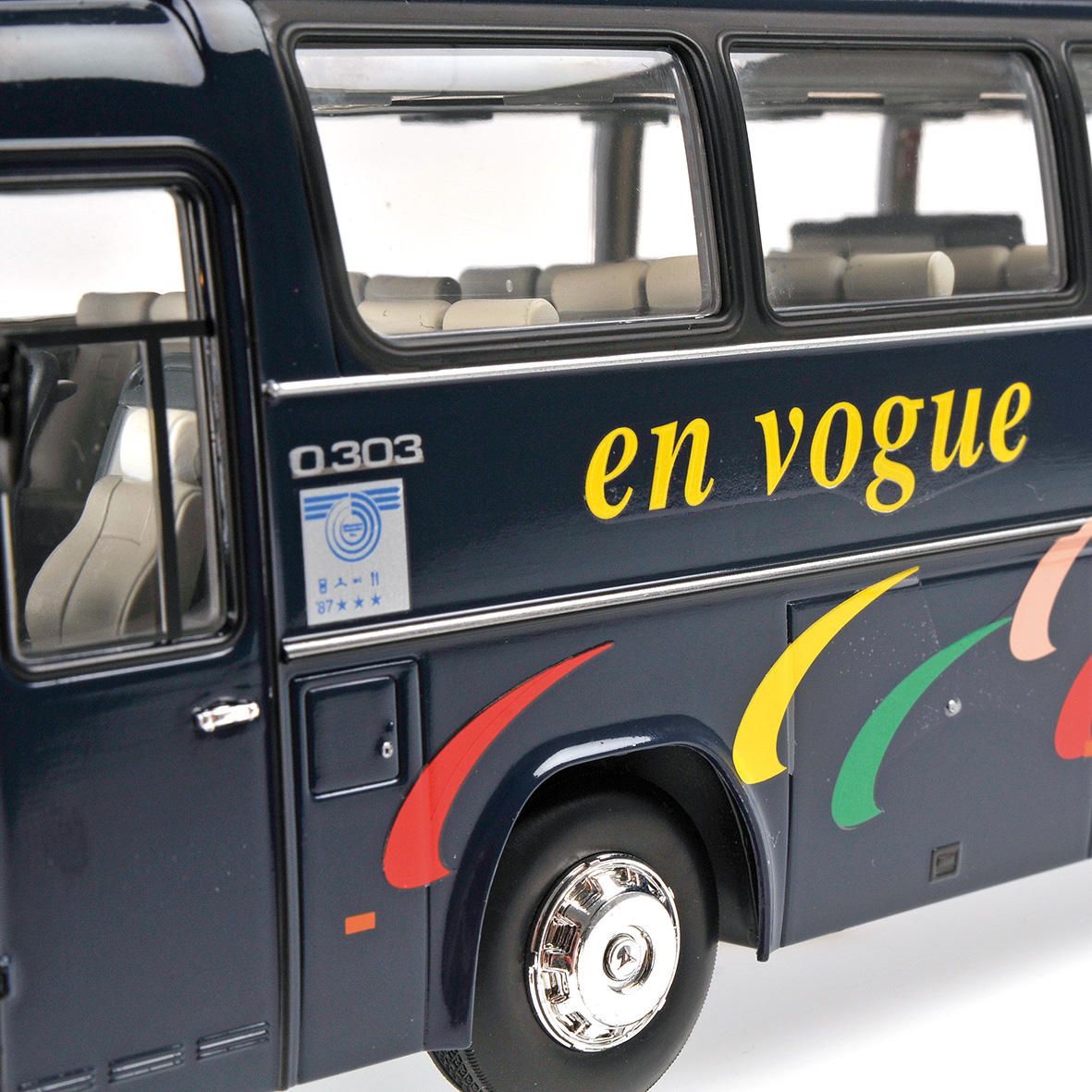 MERCEDES-BENZ O303 RHD BUS - 1979 - 'EN VOGUE'