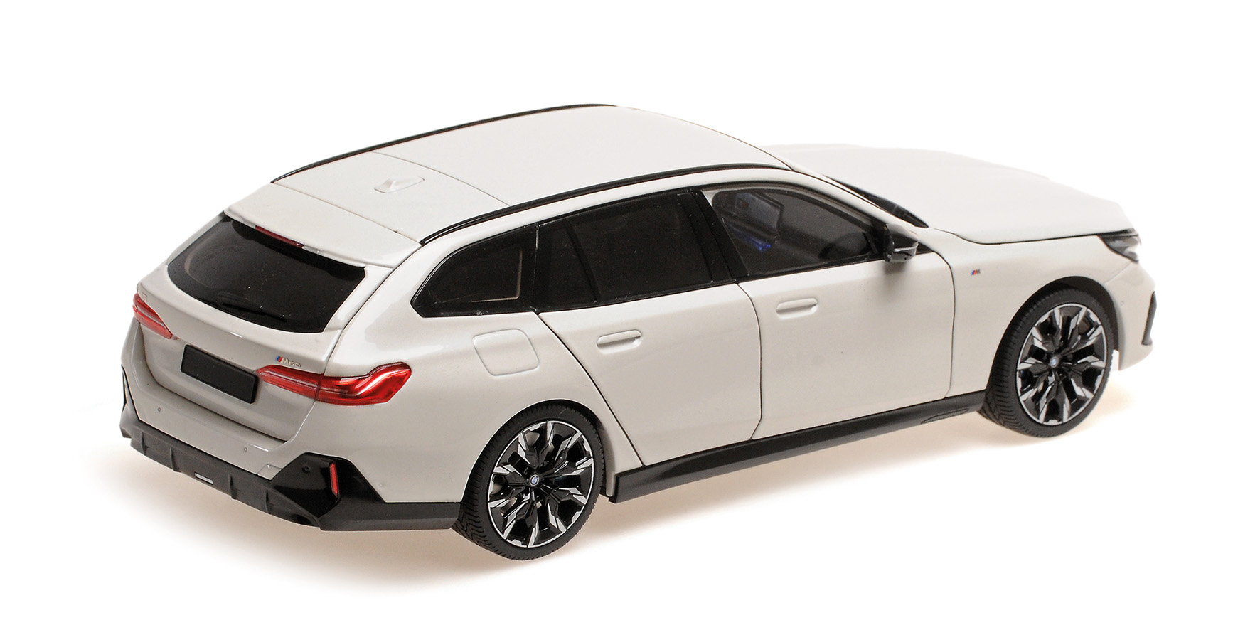 BMW i5 M60 TOURING - 2024 - WHITE METALLIC