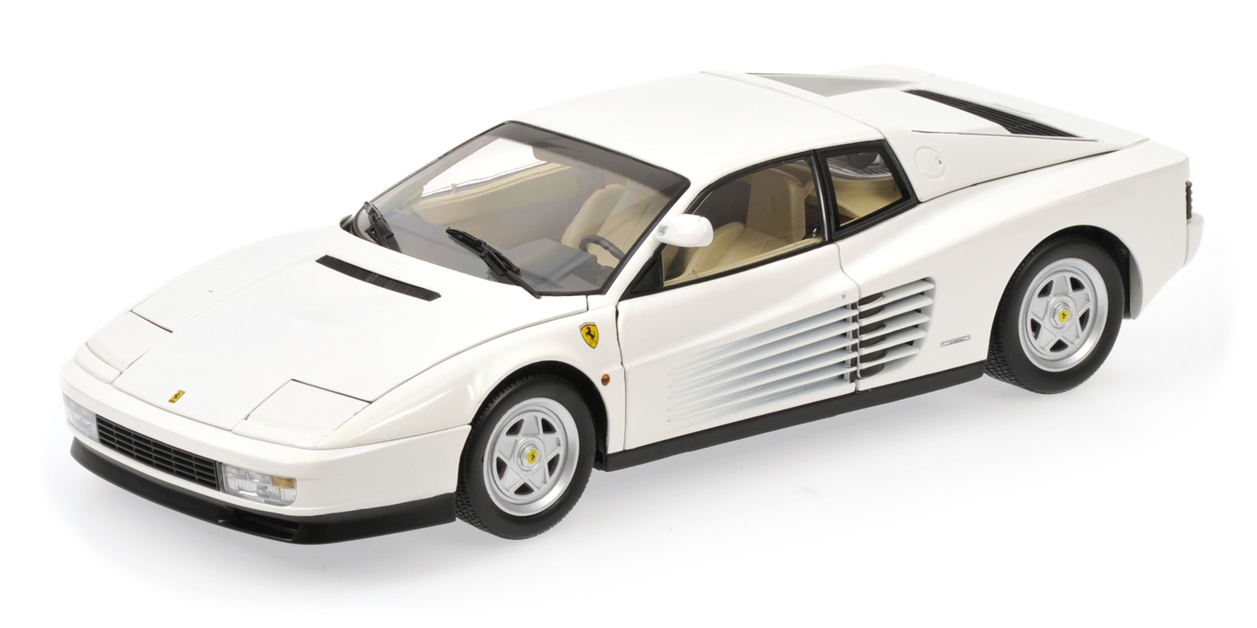 FERRARI TESTAROSSA - WHITE STREET