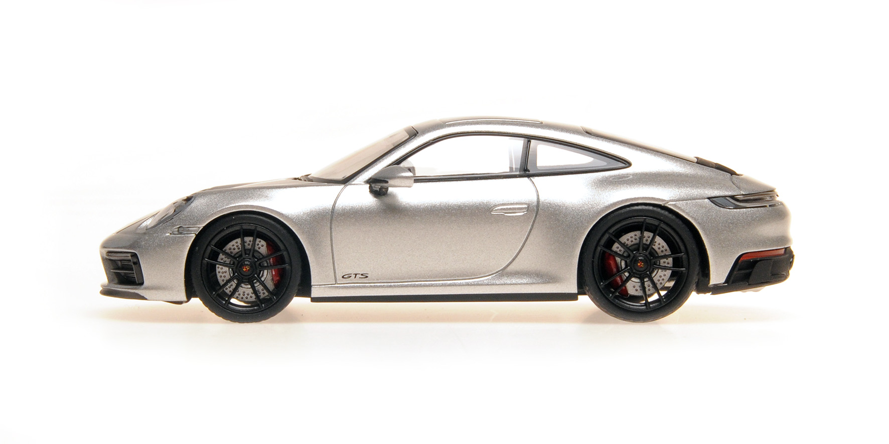 PORSCHE 911 (992) CARRERA 4 GTS - 2019 - SILVER