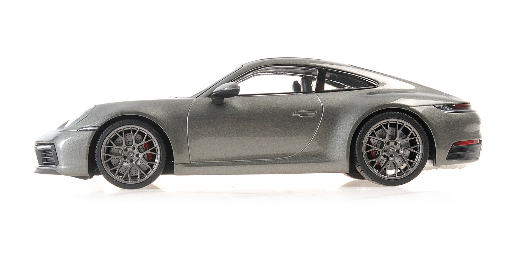 PORSCHE 911 CARRERA 4S - 2019 - GREEN METALLIC