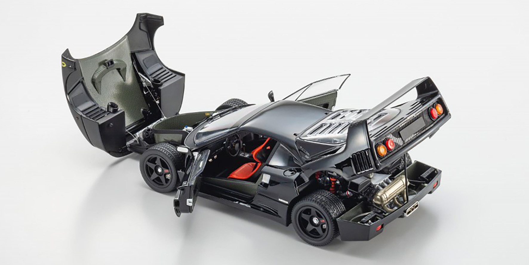 FERRARI F40 - BLACK (08416BK)