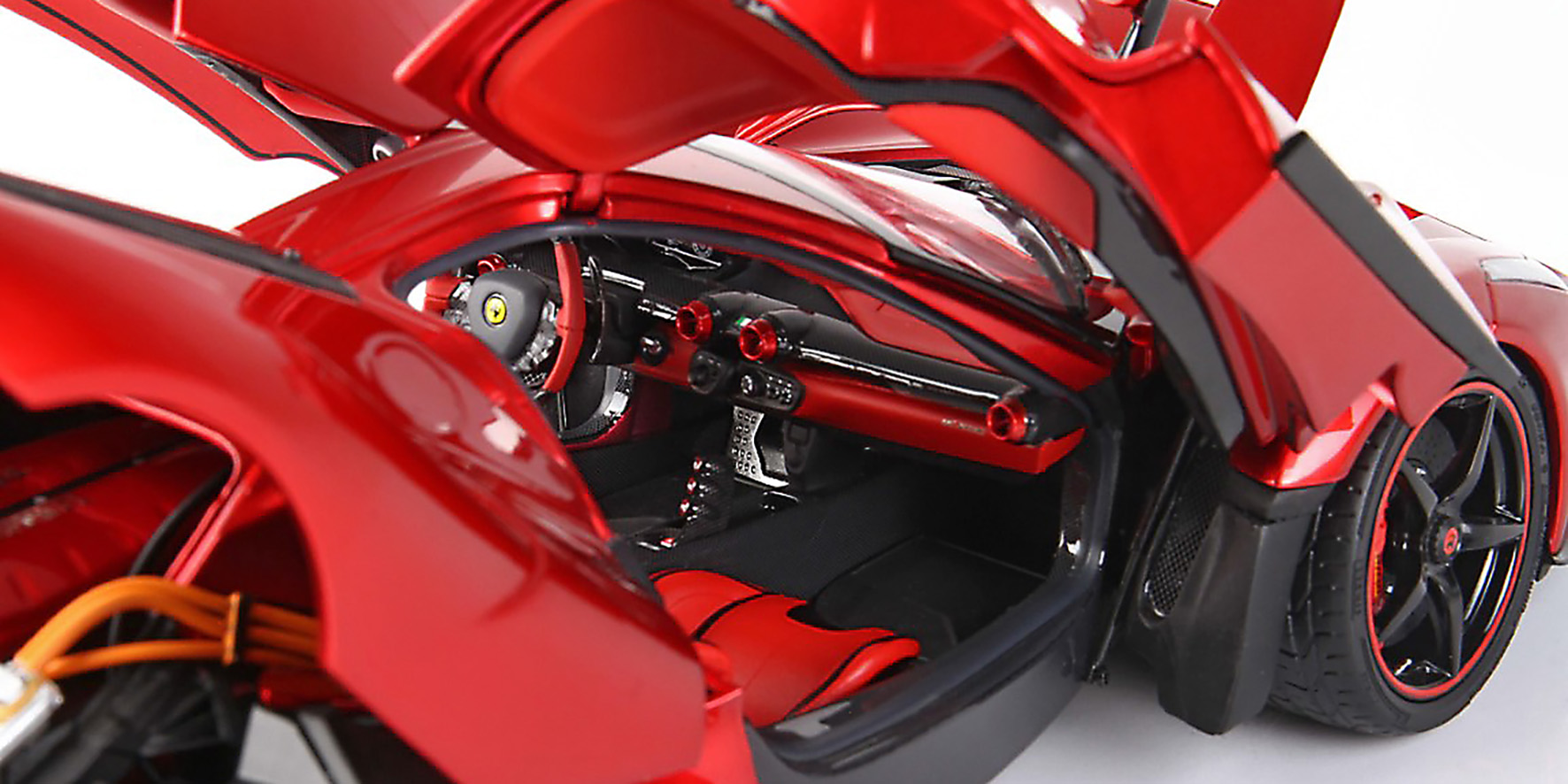 FERRARI LAFERRARI - RED METALLIC (LEWIS HAMILTON)