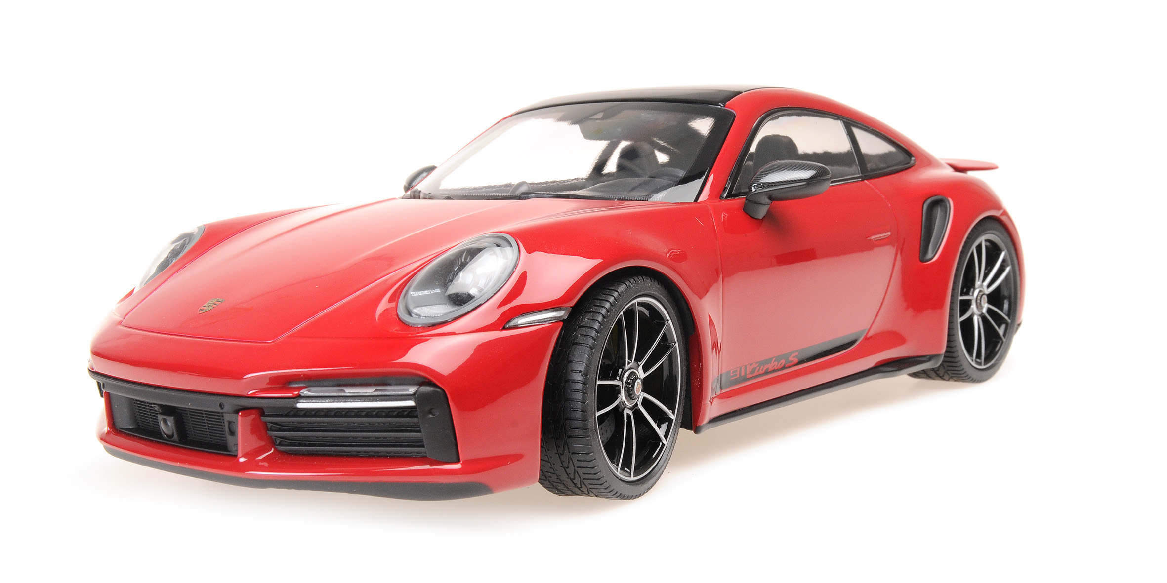 PORSCHE 911 (992)  TURBO S - 2020 - RED