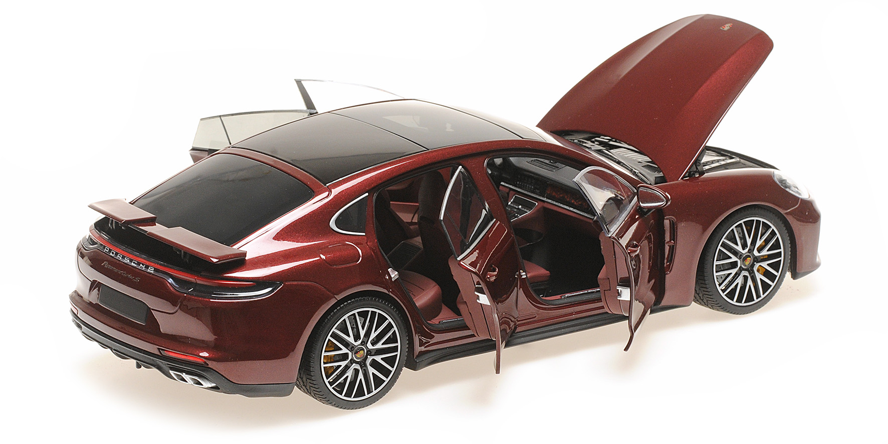 PORSCHE PANAMERA TURBO S - 2020 - RED METALLIC