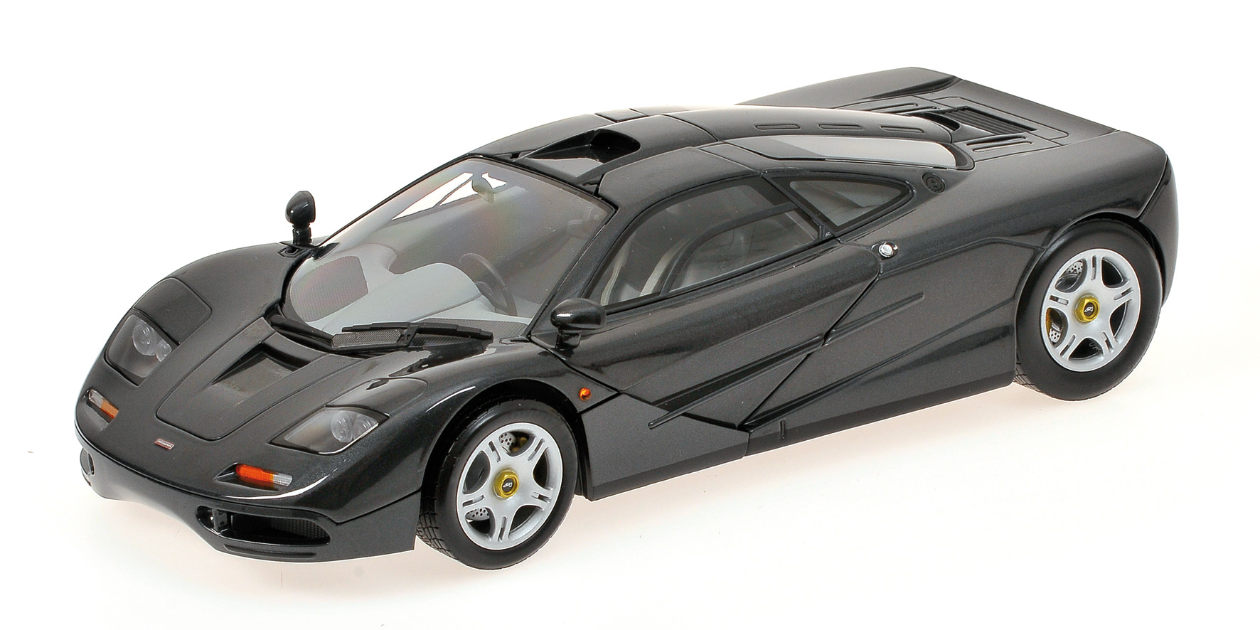 MCLAREN F1 - ROAD CAR - 1993 - BLACK METALLIC