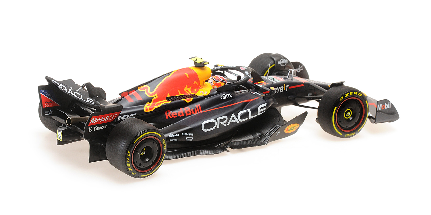 ORACLE RED BULL RACING RB18 - SERGIO PÉREZ - WINNER SINGAPORE GP 2022