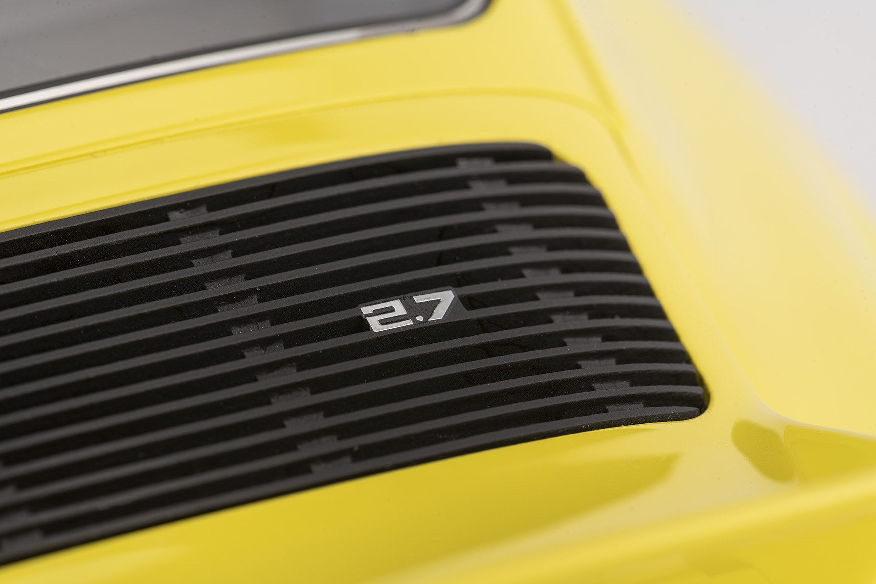 PORSCHE 911 CARRERA RS 2.7 TOURING - 1972 - GELB MIT GRÜNEM DEKOR