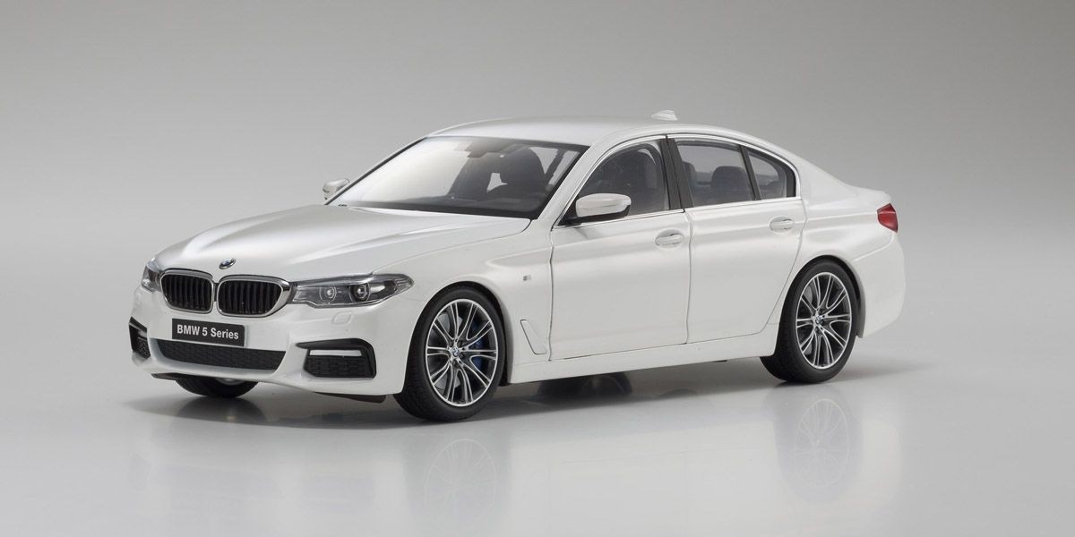 BMW 5 SERIES (G30) - MINERAL WHITE (08941W)