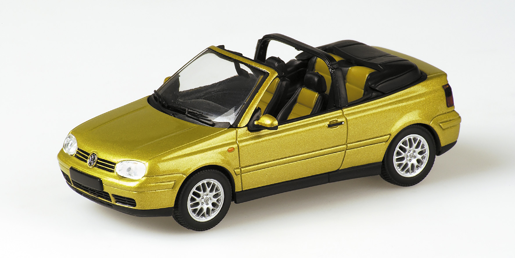 VOLKSWAGEN GOLF CABRIOLET - 1999 - GOLD METALLIC