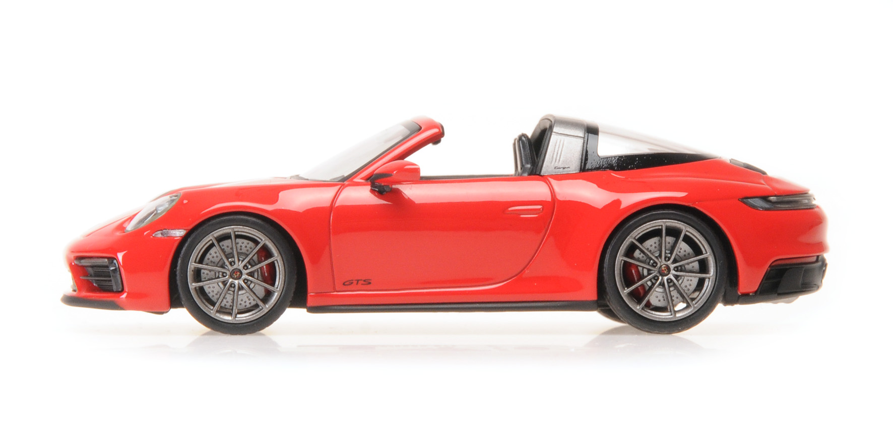 PORSCHE 911 (992) TARGA 4 GTS - 2022 - RED