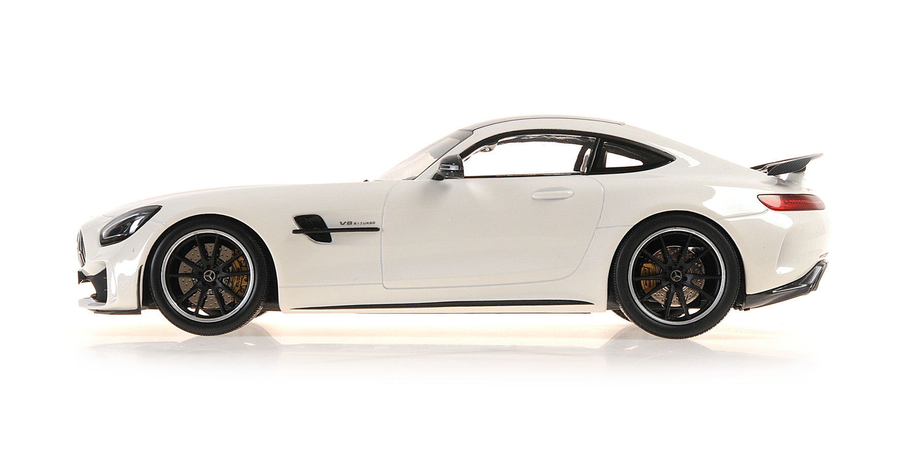 MERCEDES-AMG GT-R - 2021 - WHITE METALLIC