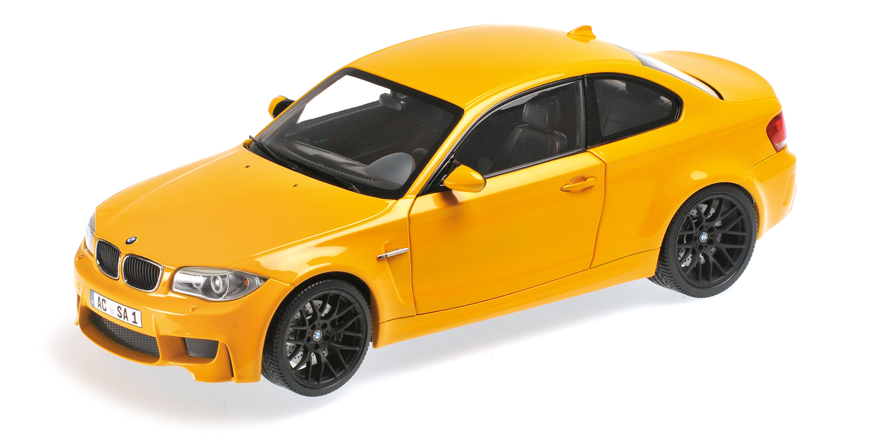 BMW 1er M COUPÉ - 2011 - YELLOW