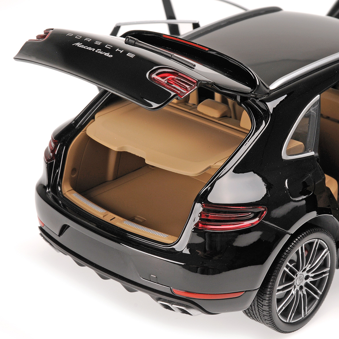 PORSCHE MACAN TURBO - 2013 - BLACK METALLIC
