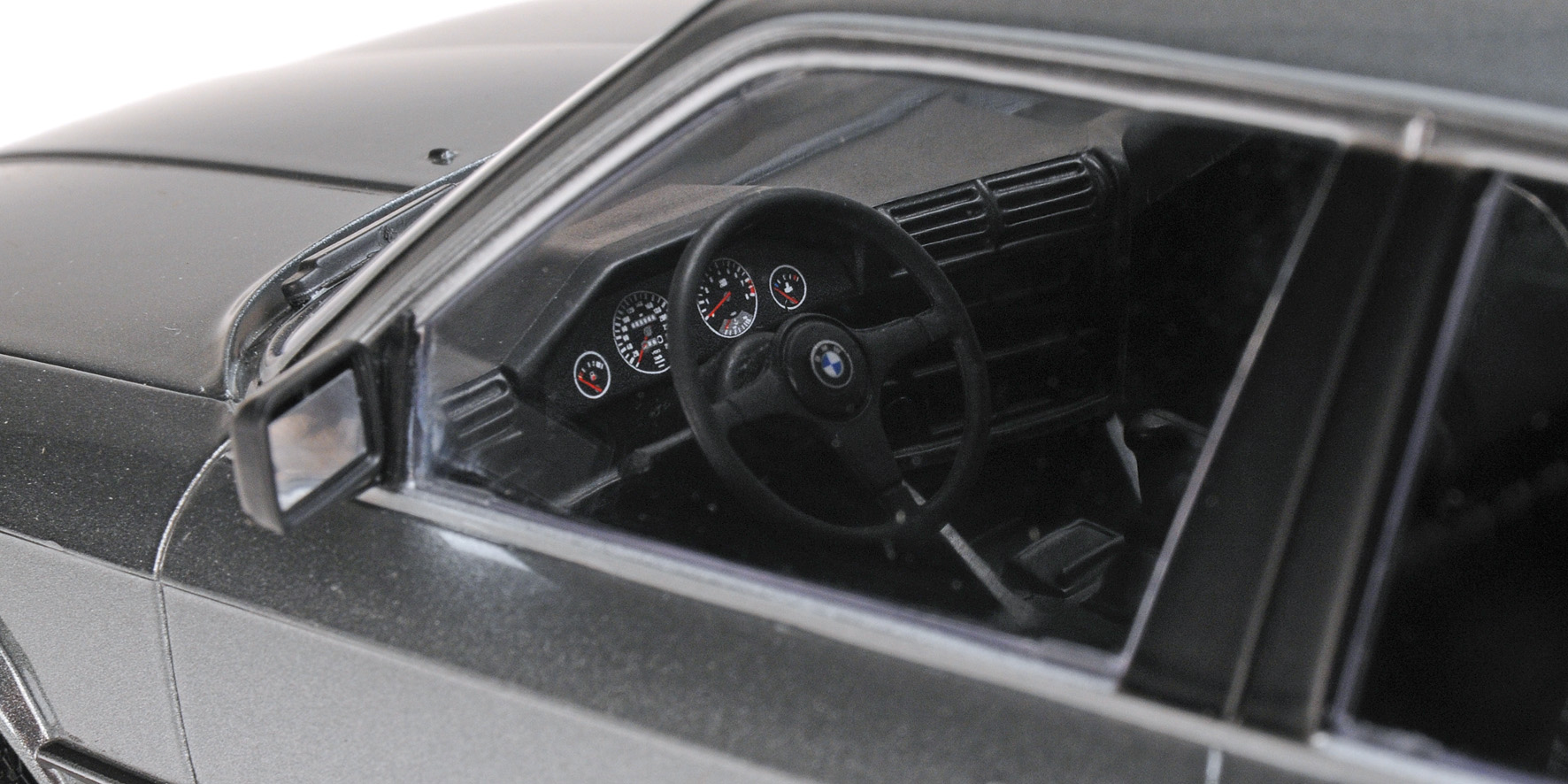 BMW 323I (E30) - 1982 - GREY METALLIC