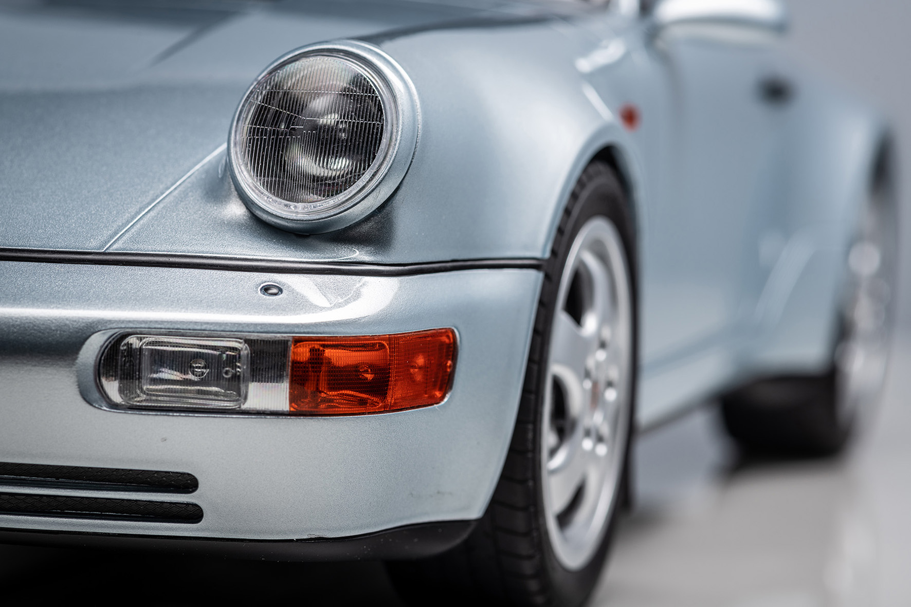 PORSCHE 911 (964) 30 JAHRE 911 - 1993 - POLAR-SILBER-METALLIC (99)