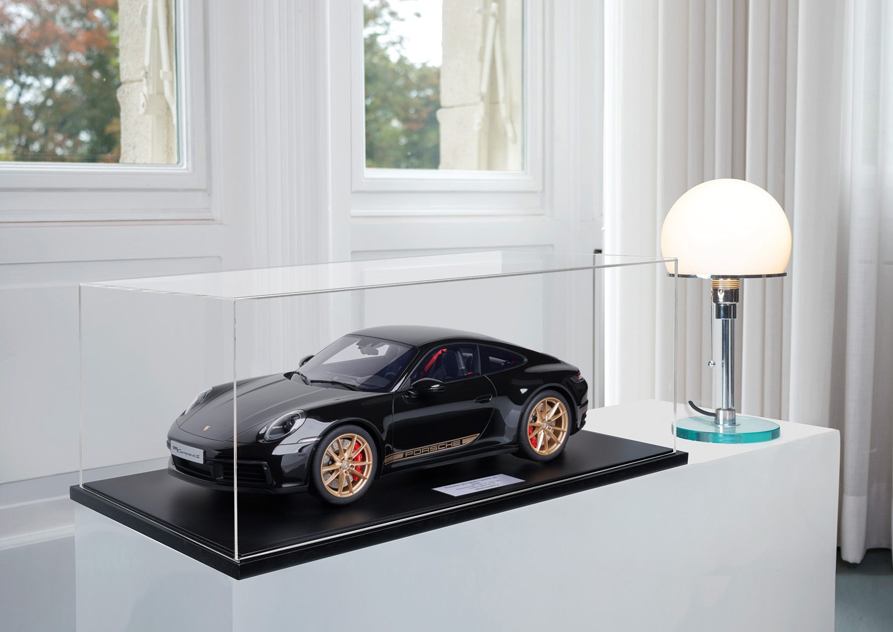 PORSCHE 911 (992) CARRERA 4S - 2020 - TIEFSCHWARZMETALLIC