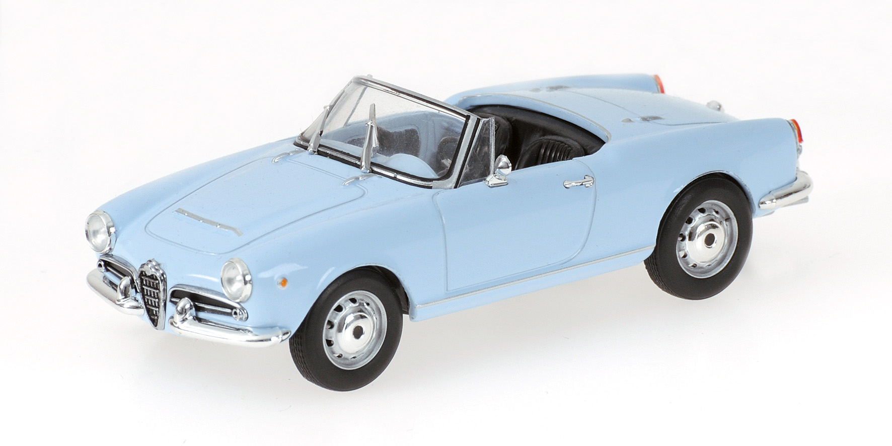 ALFA ROMEO GIULIA SPIDER - 1962 - LIGHT BLUE