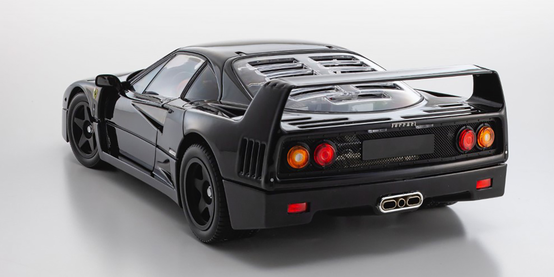 FERRARI F40 - BLACK (08416BK)