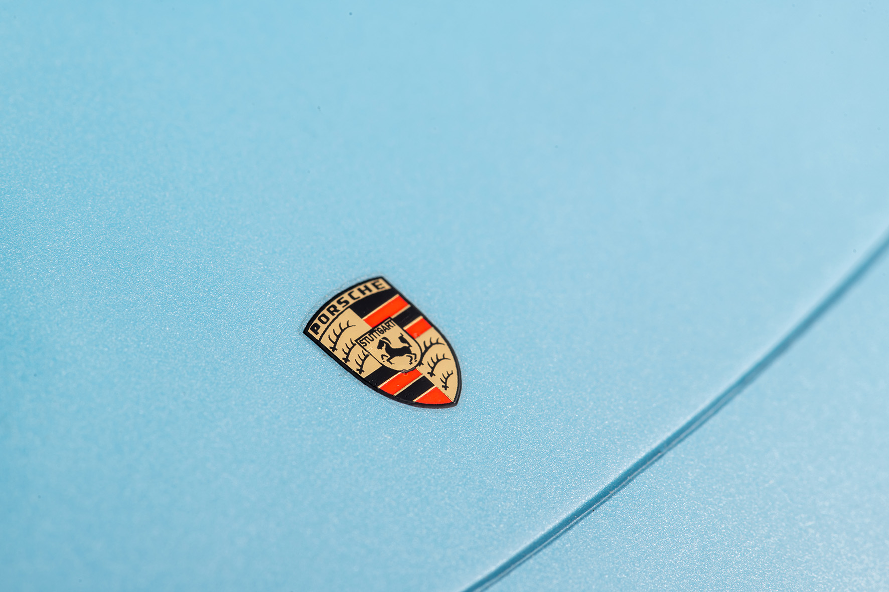 PORSCHE TAYCAN TURBO S - 2020 - FROZENBLAUMETALLIC