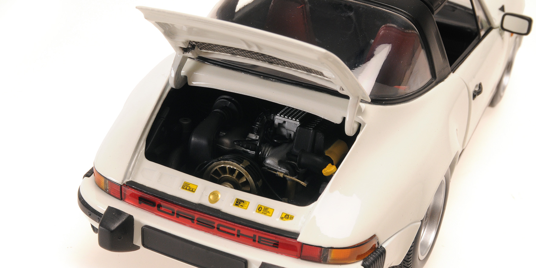 PORSCHE 911 CARRERA 3.2 TARGA - 1983 - WHITE
