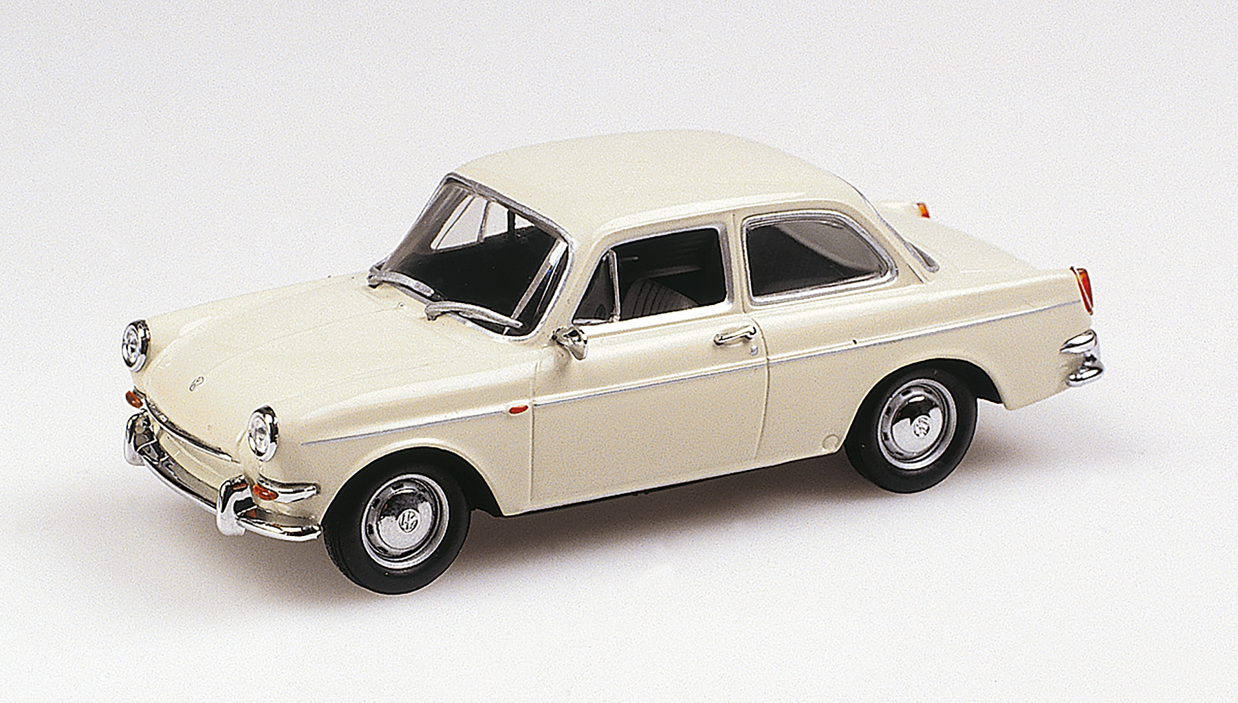 VOLKSWAGEN 1600 - 1966 - WHITE