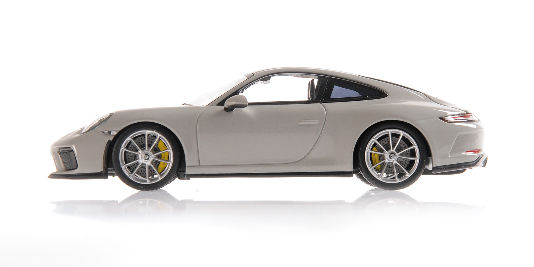 PORSCHE 911 (991.2) GT3 TOURING - 2018 - CHALK - EXCL. FOR MINICHAMPS.DE