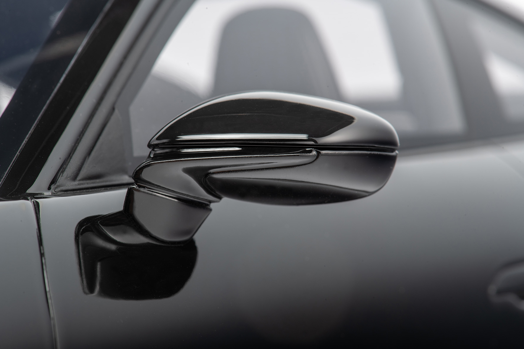 PORSCHE 911 (992) CARRERA 4S - 2020 - TIEFSCHWARZMETALLIC