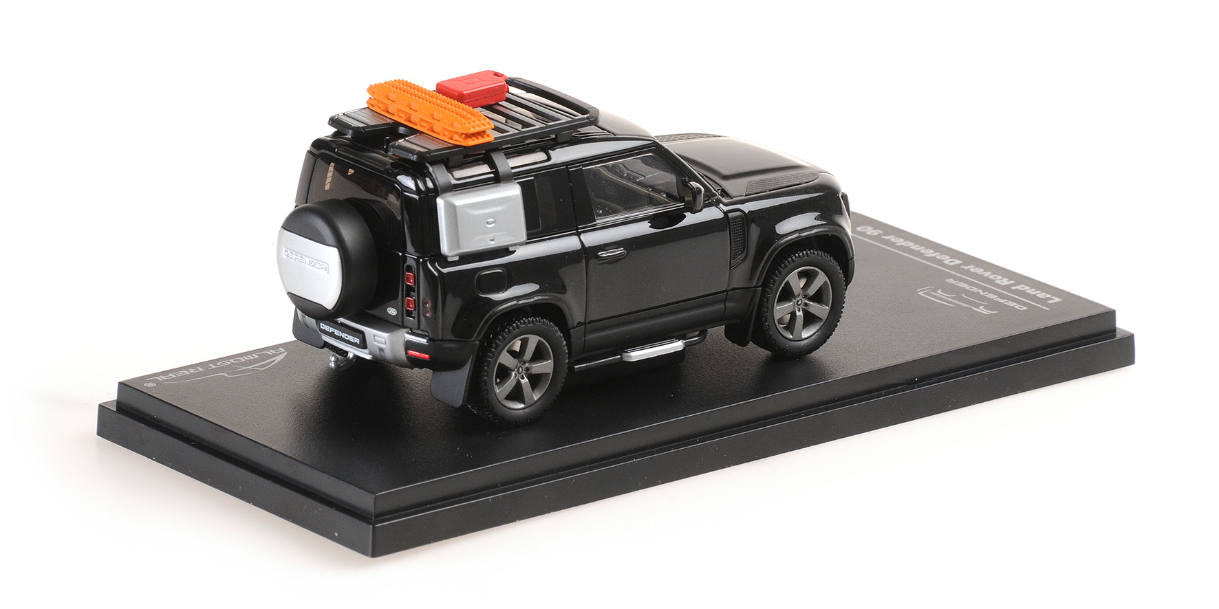 LAND ROVER DEFENDER 90 - 2020 - SANTORINI BLACK