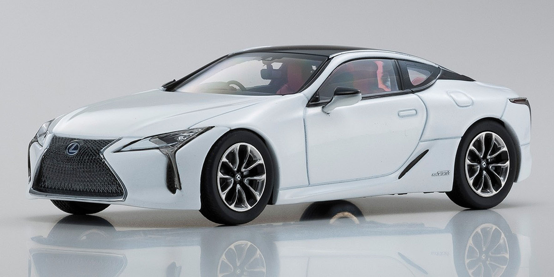 LEXUS LC500h - WHITE (03675W)