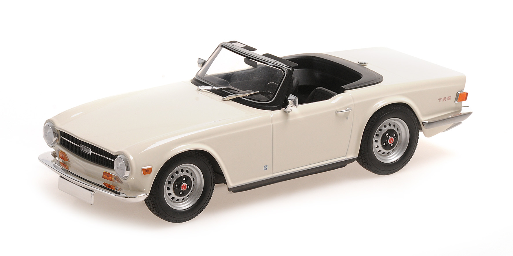 TRIUMPH TR6 - 1969- WHITE (LHD)
