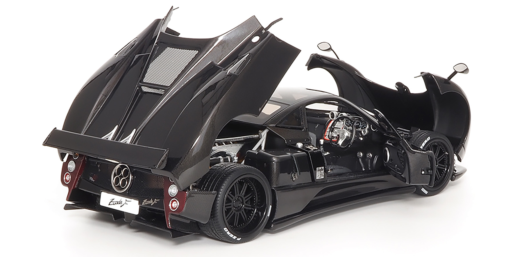 PAGANI ZONDA F - 2015 - GLOSS CARBON BLACK - (850402001)