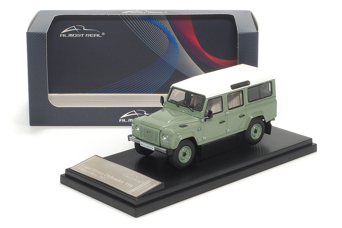 LAND ROVER DEFENDER 110 HERITAGE EDITION - 2015 - GREEN