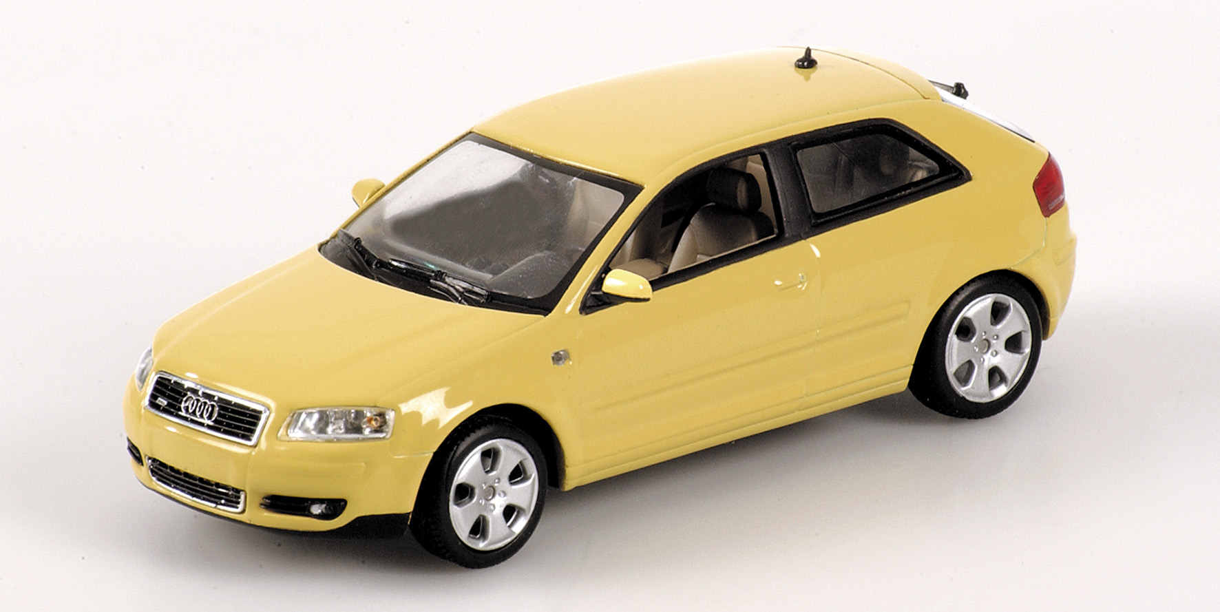 AUDI A3 - 2003 - YELLOW
