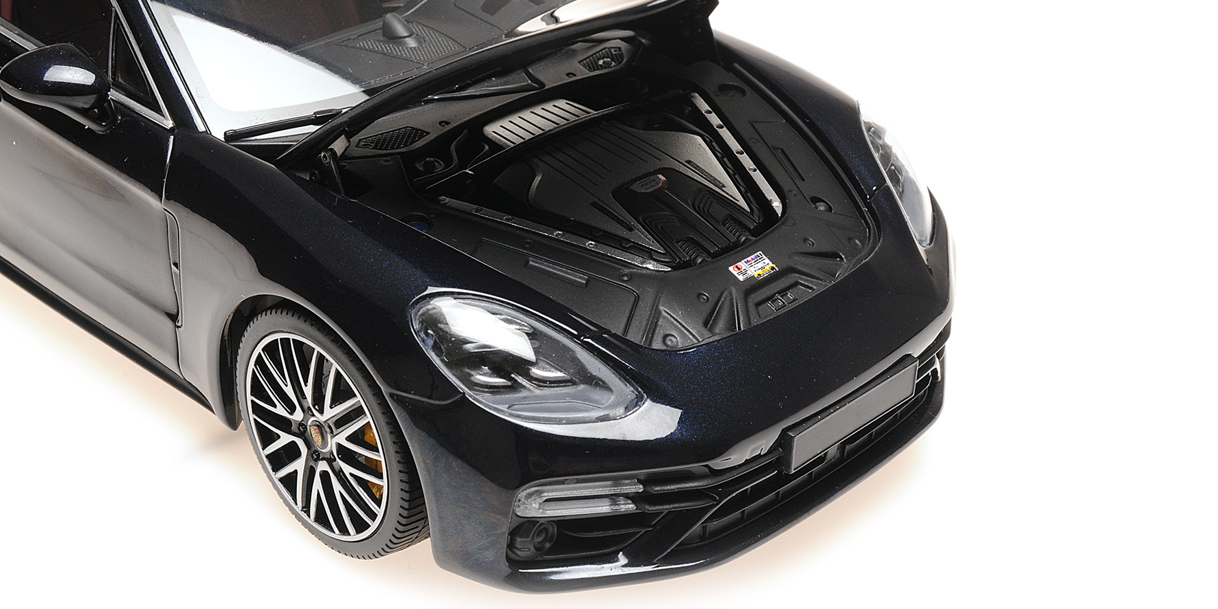 PORSCHE PANAMERA TURBO S - 2020 - BLUE METALLIC