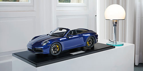 PORSCHE 911 (992) CARRERA 4S CABRIOLET - 2020 - ENZIAN BLUE METALLIC