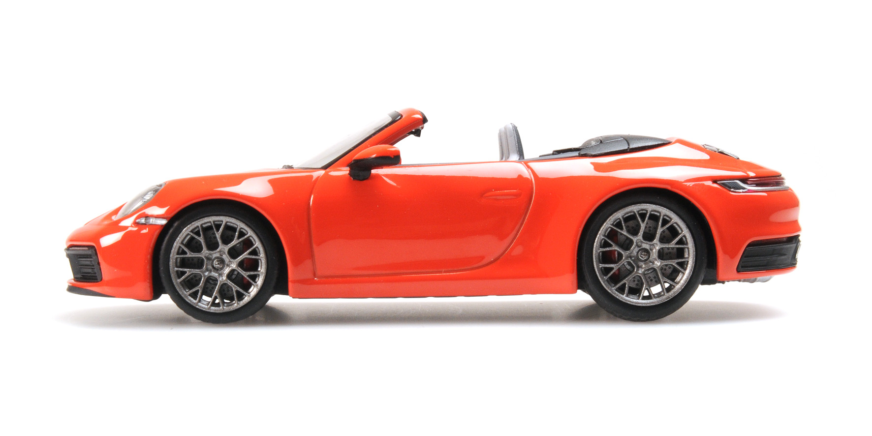 PORSCHE 911 (992) CARRERA 4S CABRIOLET - 2019 - ORANGE - EXCLUSIVE FOR MINICHAMPS.DE