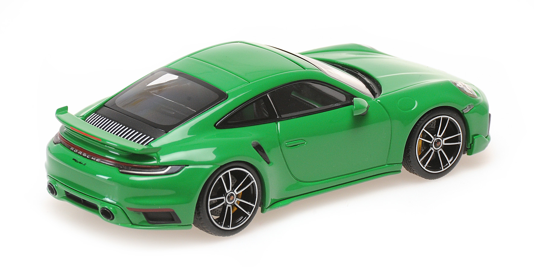 PORSCHE 911 (992) TURBO S COUPE SPORT DESIGN - 2021 - GREEN