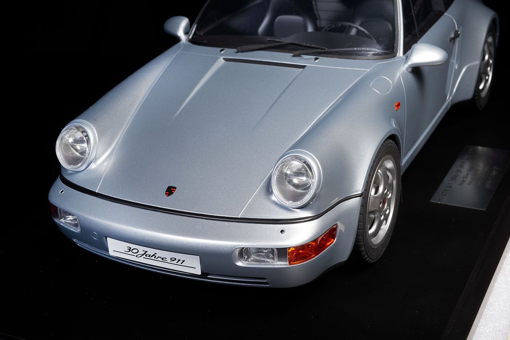 PORSCHE 911 (964) 30 JAHRE 911 - 1993 - POLAR-SILBER-METALLIC (99)