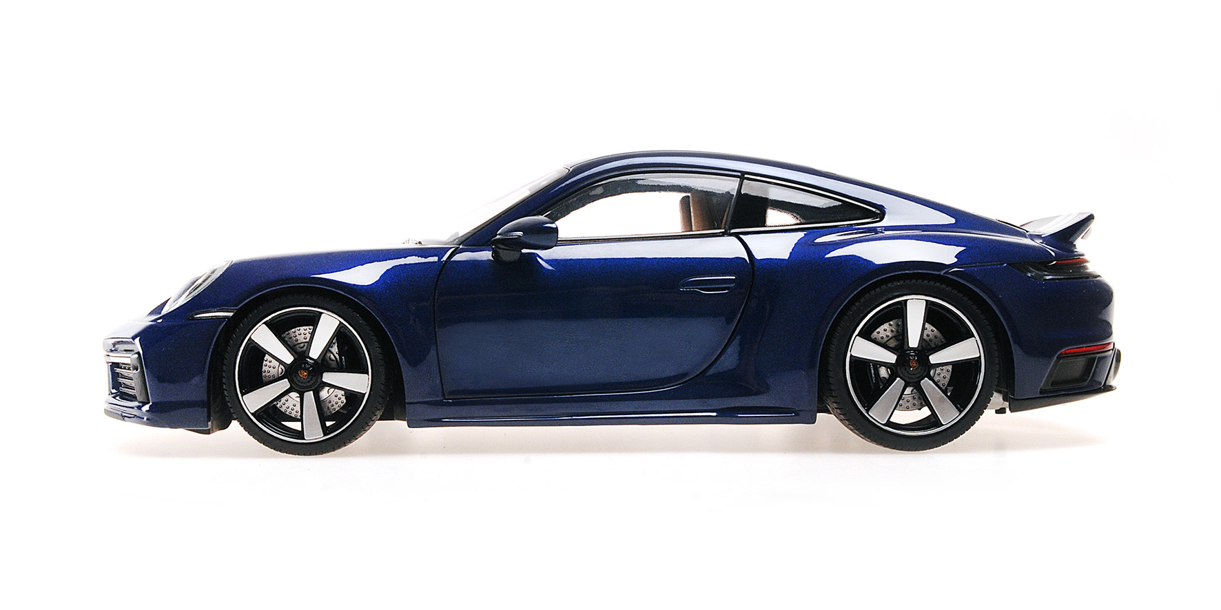 PORSCHE 911 (992) SPORT CLASSIC - 2022 - BLUE METALLIC
