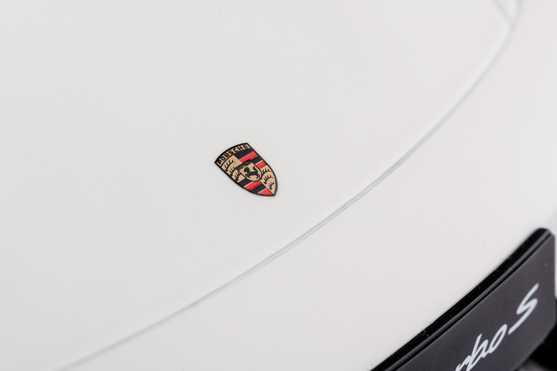 PORSCHE TAYCAN TURBO S - 2020 - WEISS