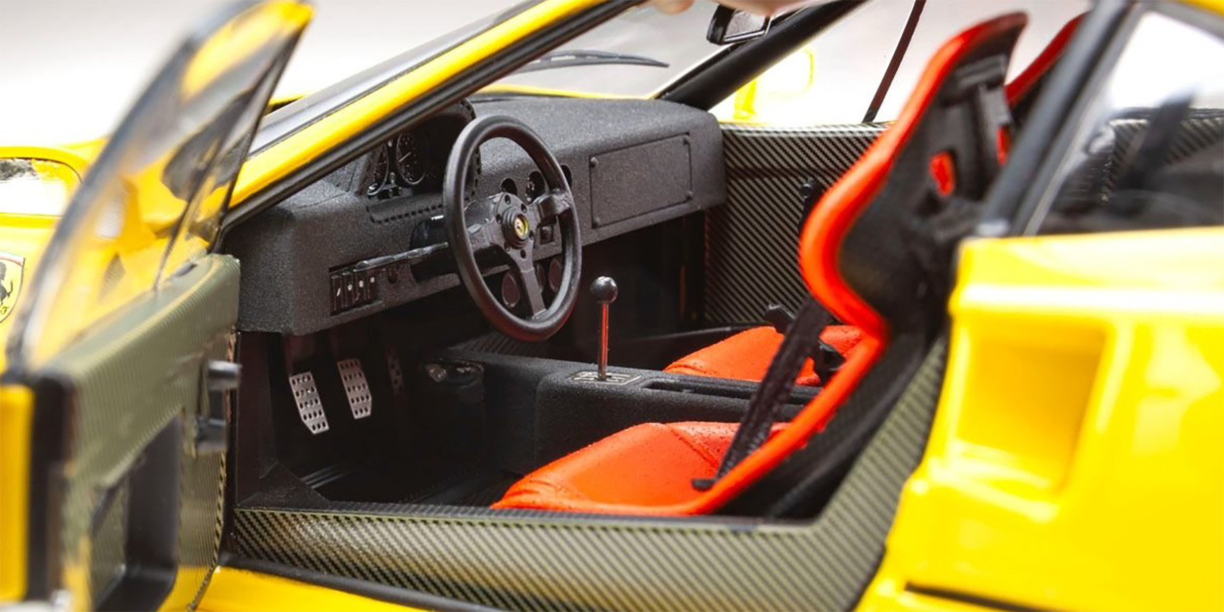 FERRARI F40 - YELLOW (08416Y)