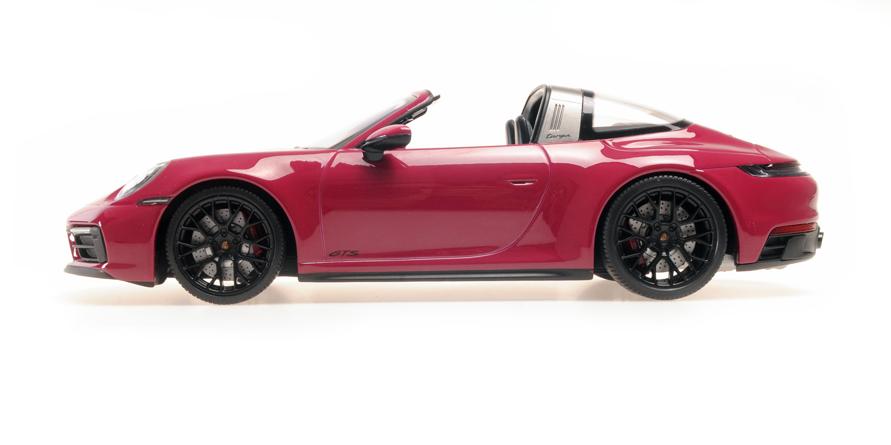 PORSCHE 911 (992) TARGA 4 GTS - 2021 - RUBYSTAR