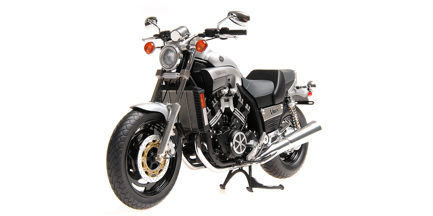 YAMAHA VMAX - 1993 - SILVER METALLIC