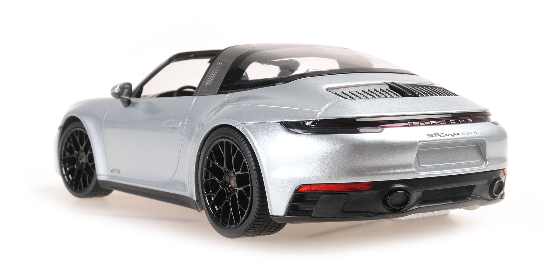PORSCHE 911 (992)  TARGA 4 GTS - 2021 - SILVER