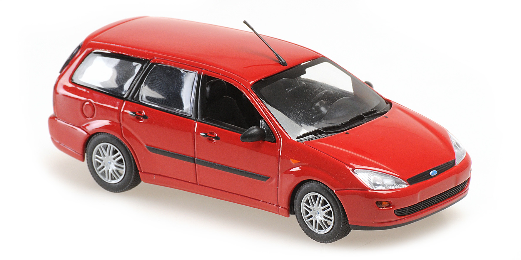 FORD FOCUS TURNIER - 1998 - RED