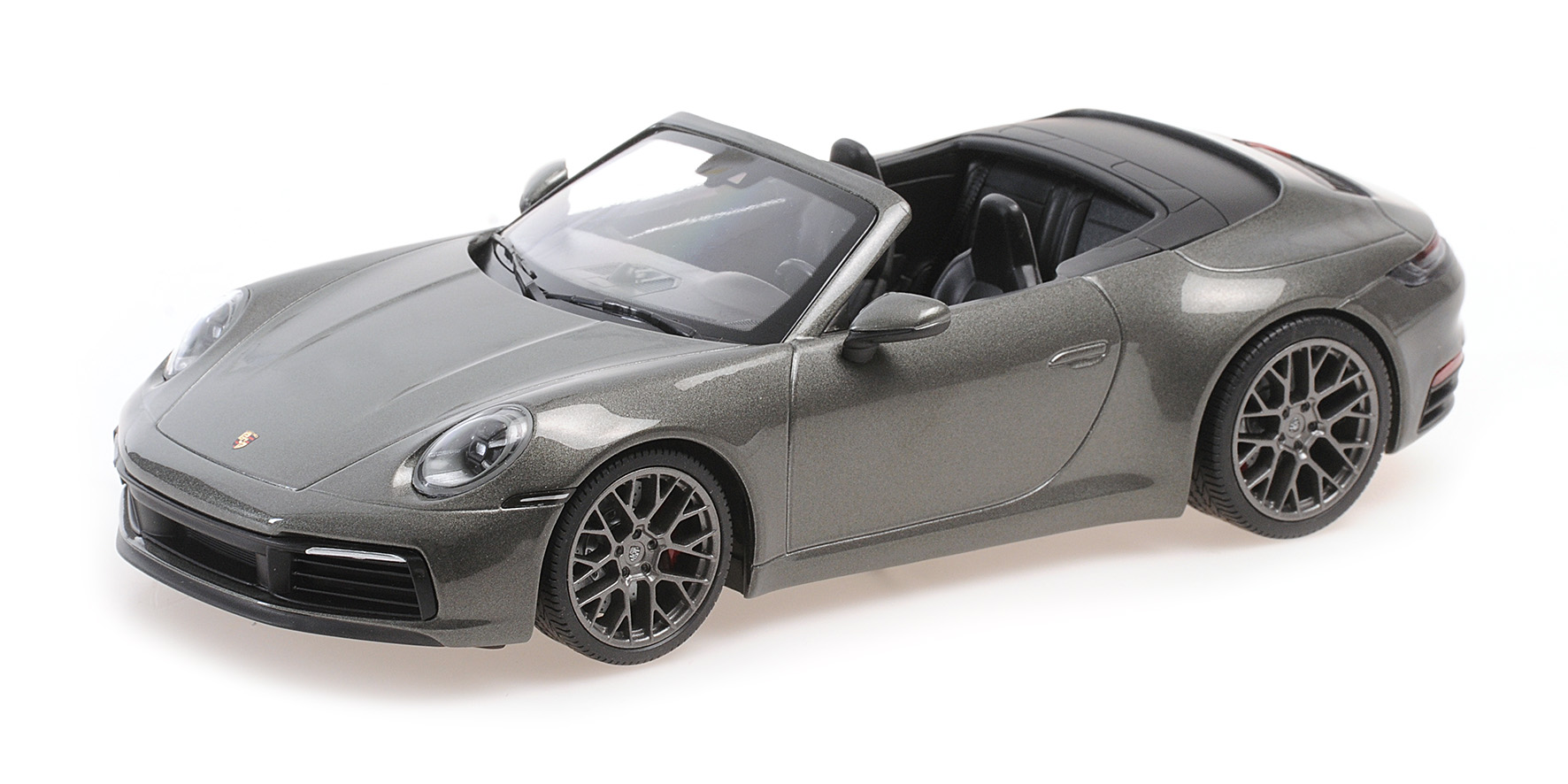 PORSCHE 911 CARRERA 4S CABRIOLET - 2019 - GREEN METALLIC